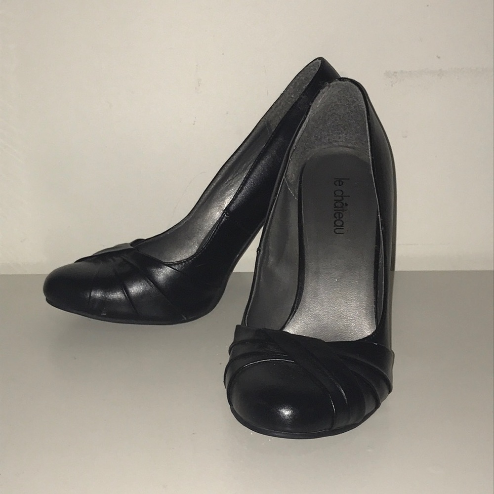 Black Le Chateau heels